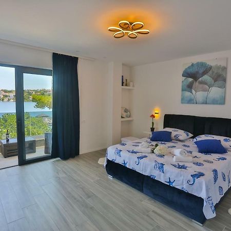 Hotel Paradise Punta Nečujam Exteriör bild