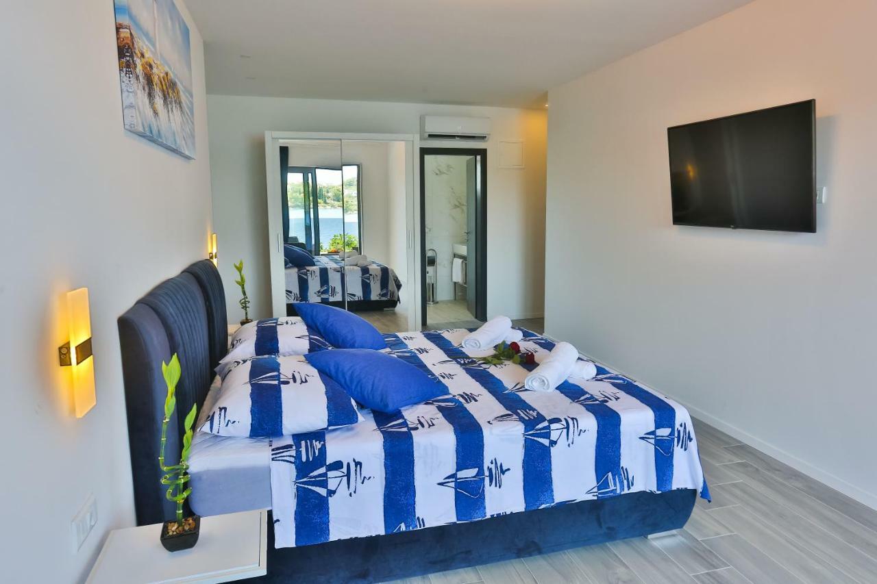 Hotel Paradise Punta Nečujam Exteriör bild